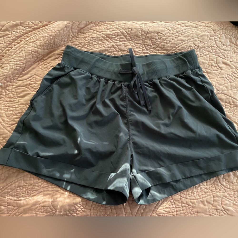 Z by Zella Take a Hike Shorts